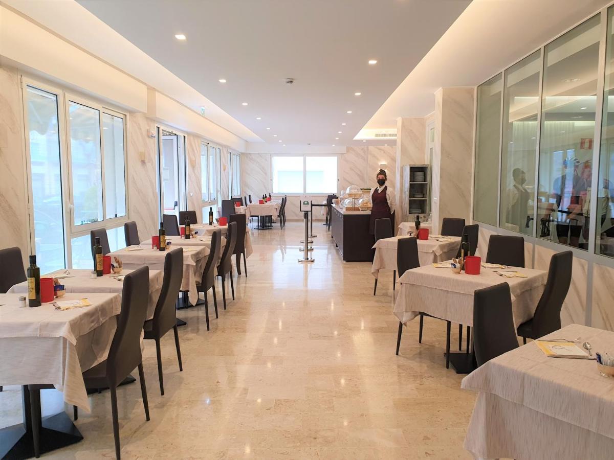 Hotel Curtis Centrale Аласио Екстериор снимка