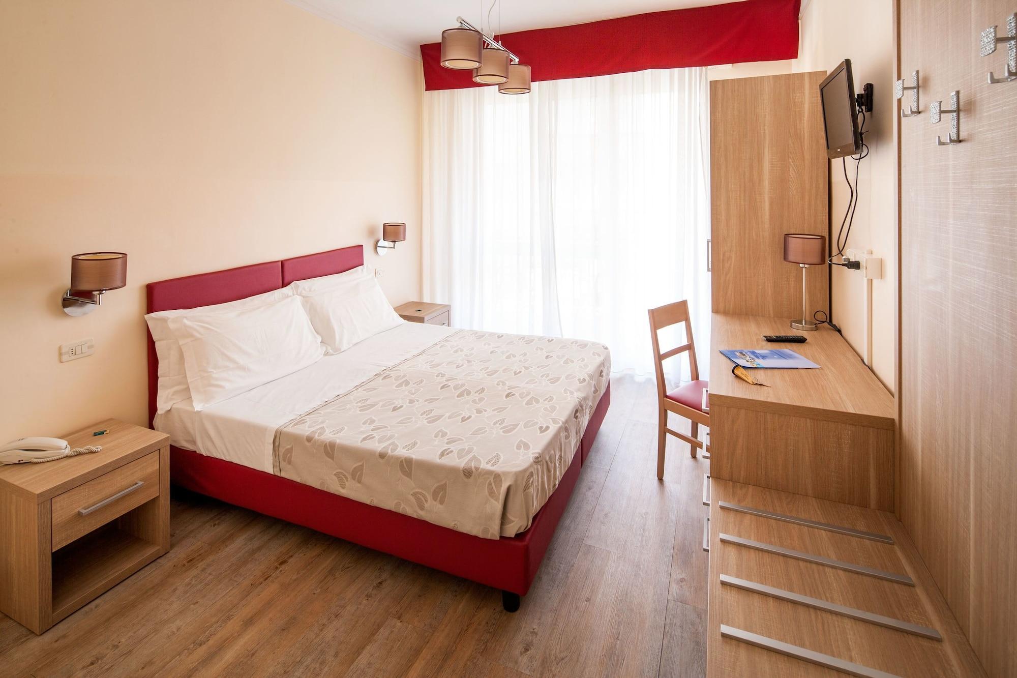 Hotel Curtis Centrale Аласио Екстериор снимка