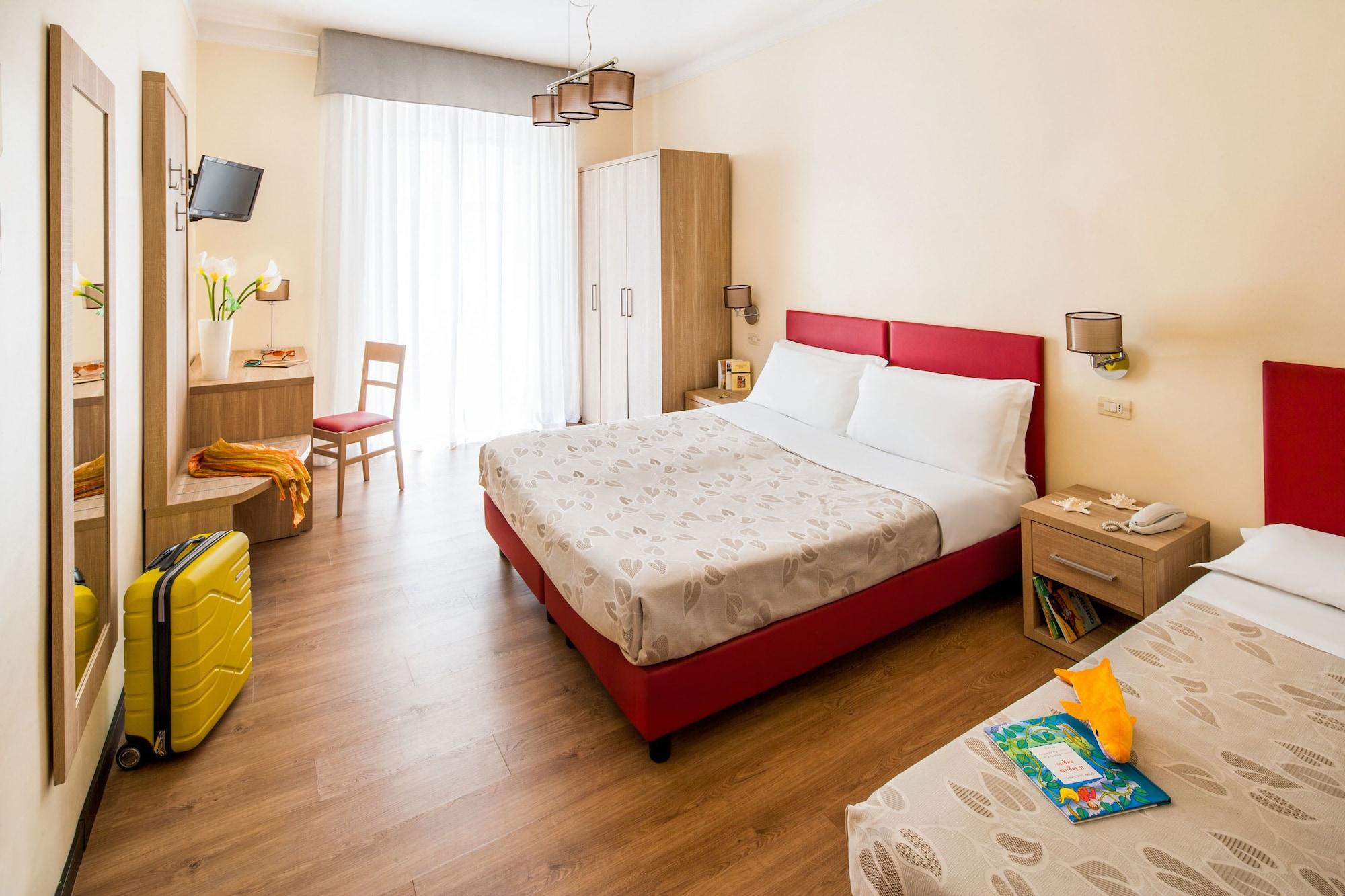 Hotel Curtis Centrale Аласио Екстериор снимка
