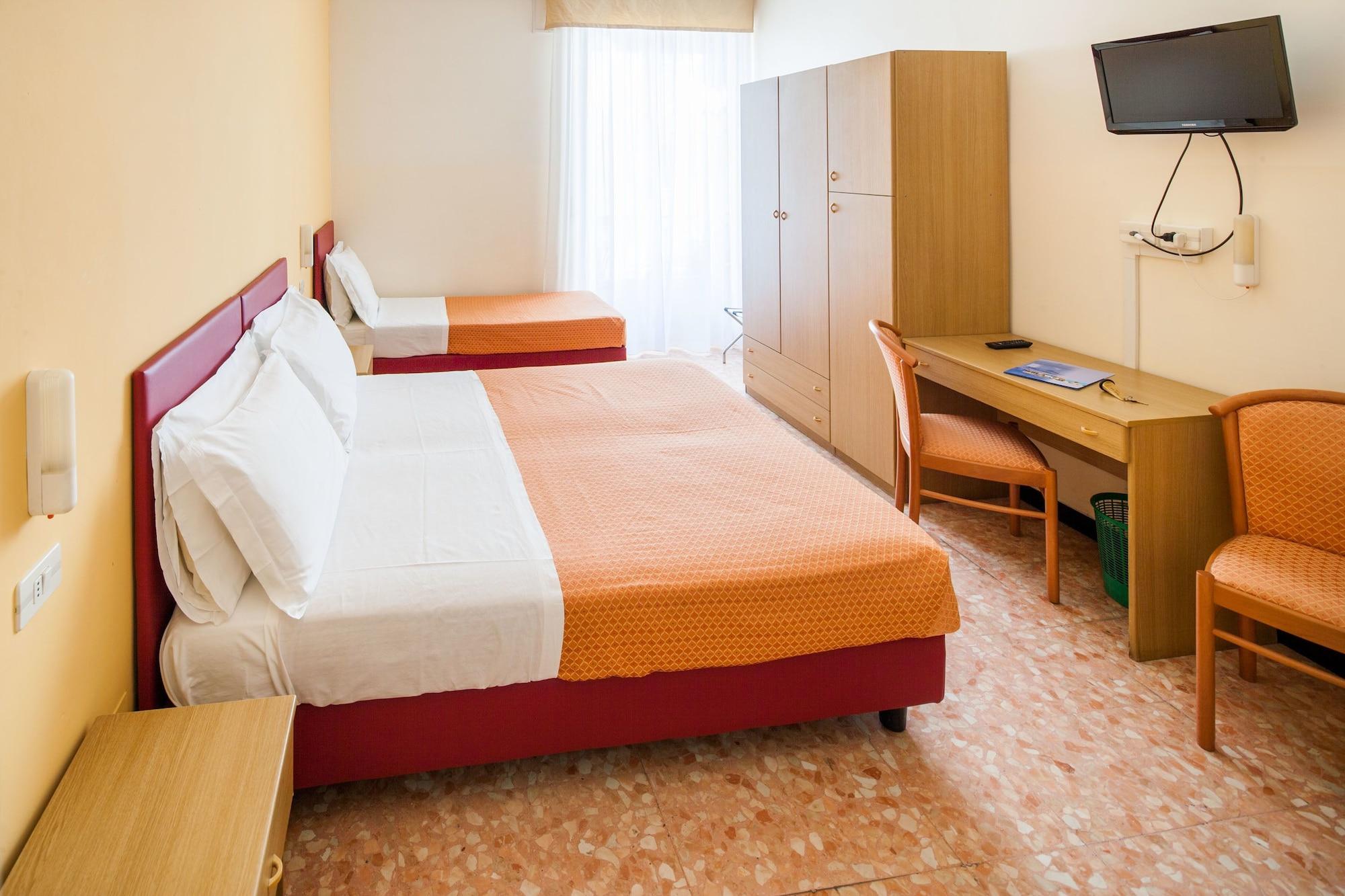 Hotel Curtis Centrale Аласио Екстериор снимка