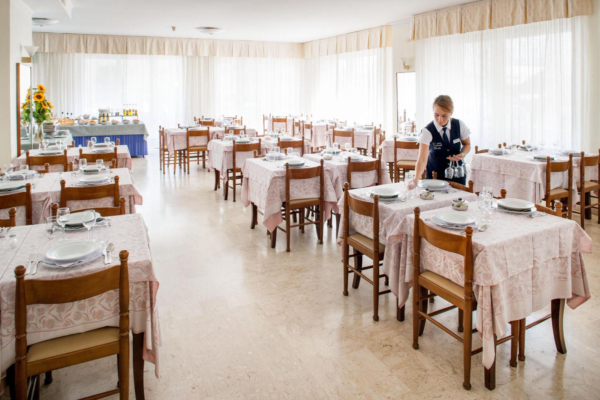 Hotel Curtis Centrale Аласио Екстериор снимка