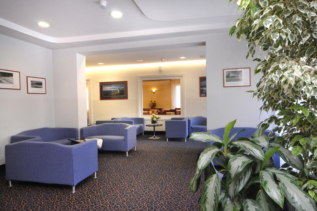 Hotel Curtis Centrale Аласио Екстериор снимка
