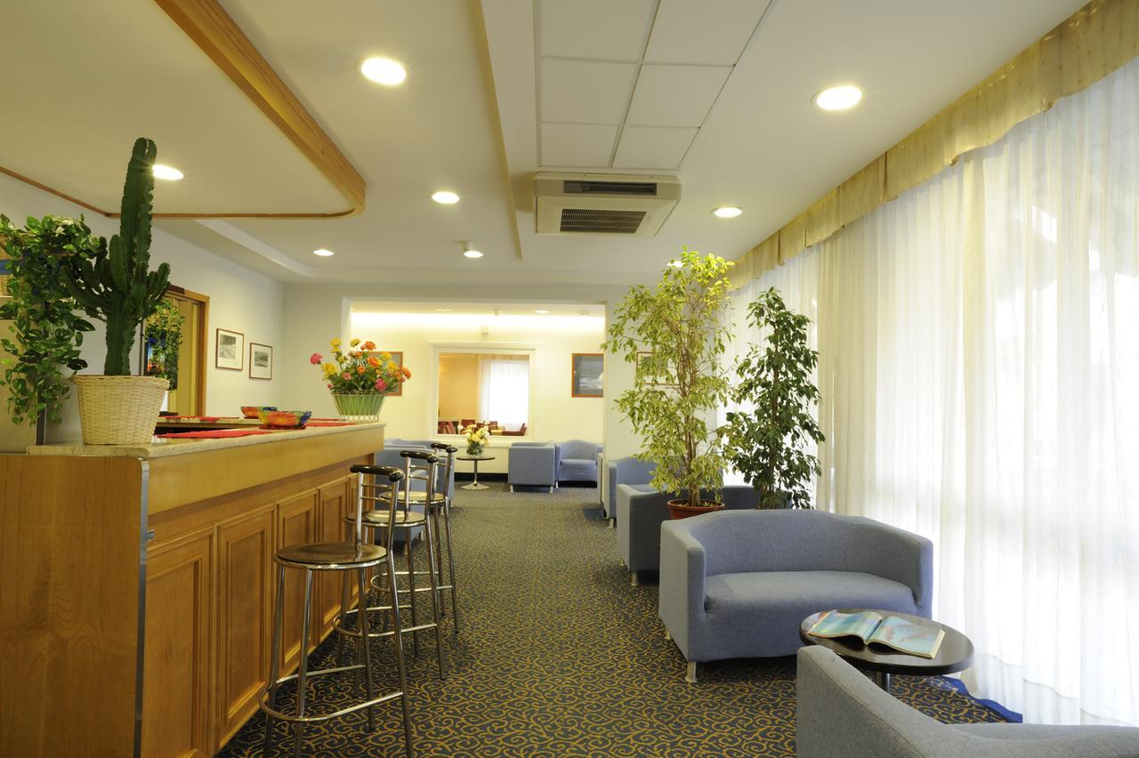 Hotel Curtis Centrale Аласио Екстериор снимка