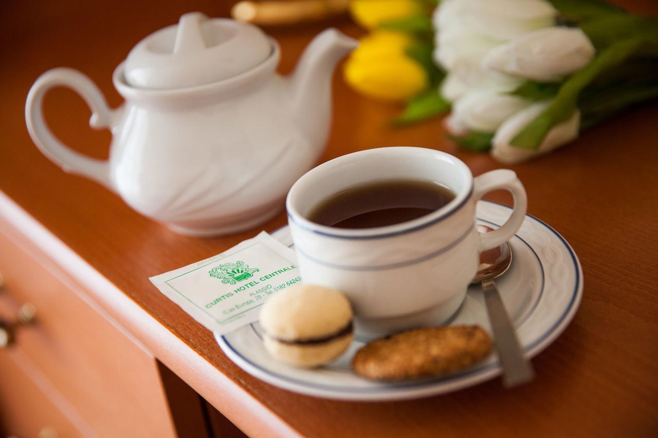 Hotel Curtis Centrale Аласио Екстериор снимка